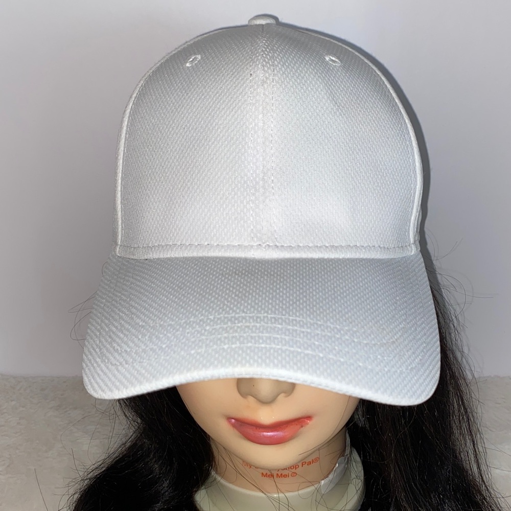 Athletic Women’s White Baseball Cap Size: Small/Medium